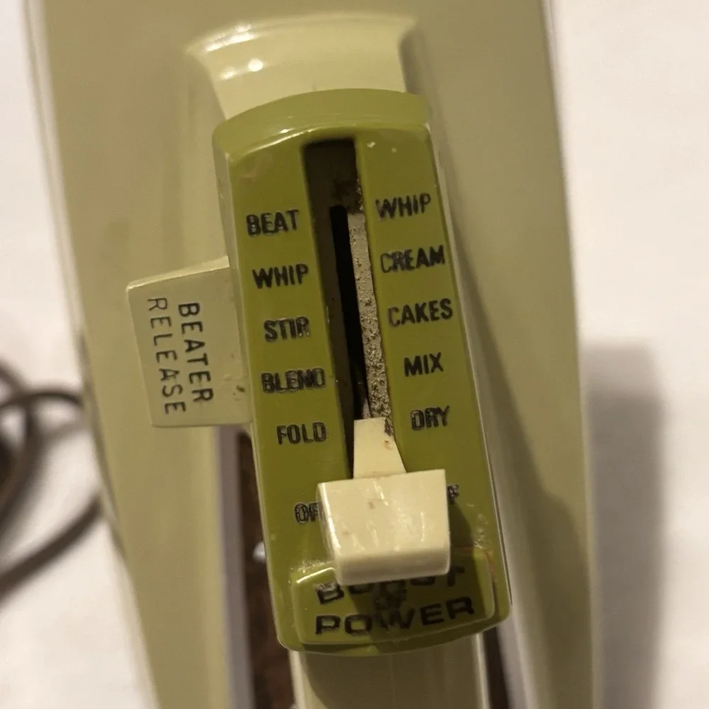VTG Sunbeam Mixmaster Hand Mixer Avocado Green 5 Speed Burst Of Power Working